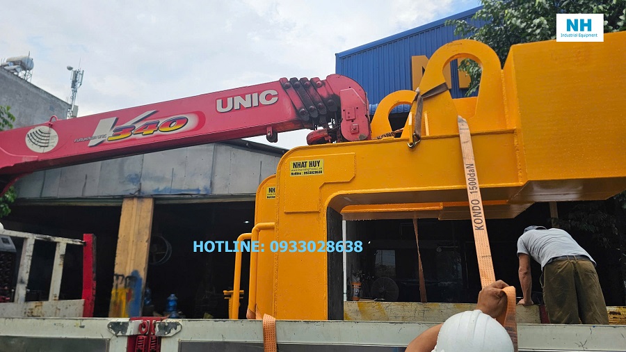 móc cẩu chữ C móc cẩu cuộn tôn 30 tấn