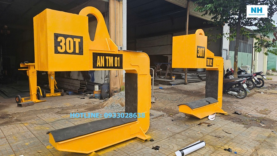móc cẩu chữ C móc cẩu cuộn tôn 30 tấn